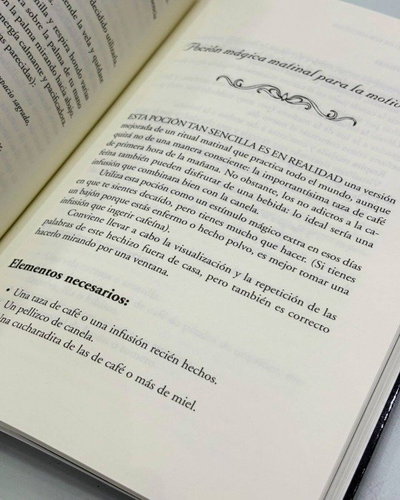 Wicca libro completo de los hechizos. Arkano books. Lisa Chamberlain