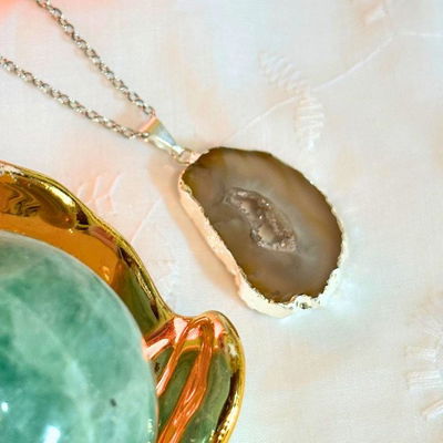 Collar geoda de ágata natural