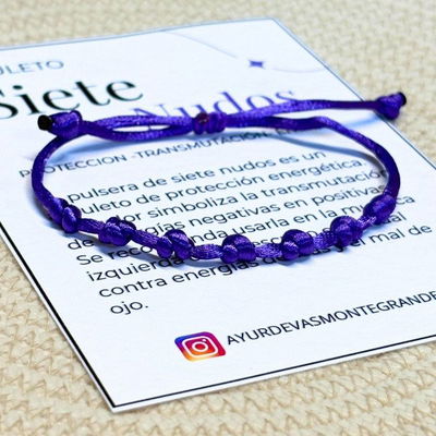 Pulsera Siete nudos de hilo violeta
