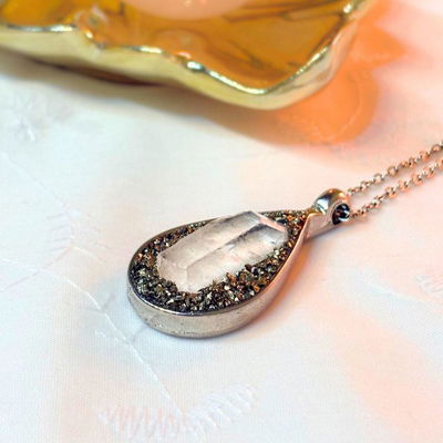Collar pirita con cuarzo cristal