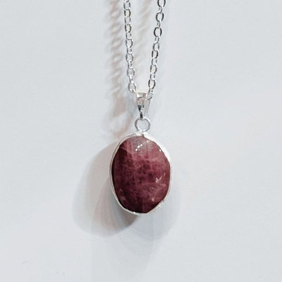 Collar cuarzo rojo oval mini