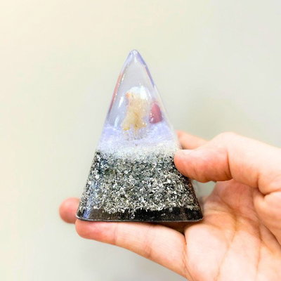 Orgón piramide aurea