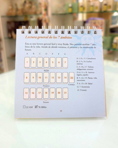 Libreta de lecturas de Tarot.
