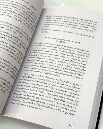 El arte psiquico del tarot. Mat Auryn. Ediciones Obelisco