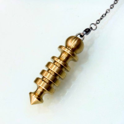Péndulo Isis de bronce