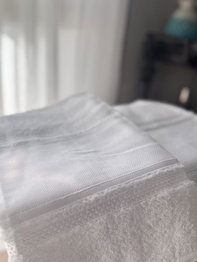 Toallas blancas de rostro