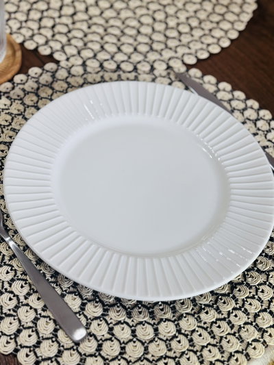 Plato blanco borde rayado