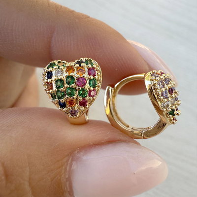 Argollas Corazón con piedritas coloridas