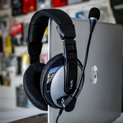 Auricular Gaming HAVIT H139d Acolchados Micrófono Cable 1.8 Mts Regulador de Volumen 