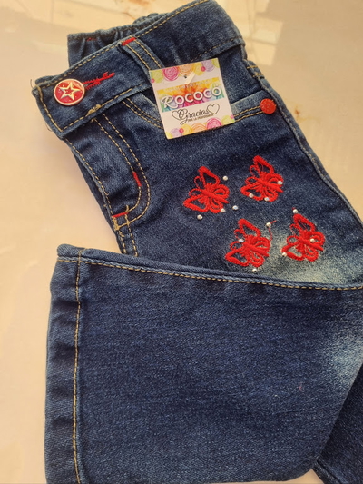 Jean Beba con Mariposas Bordadas