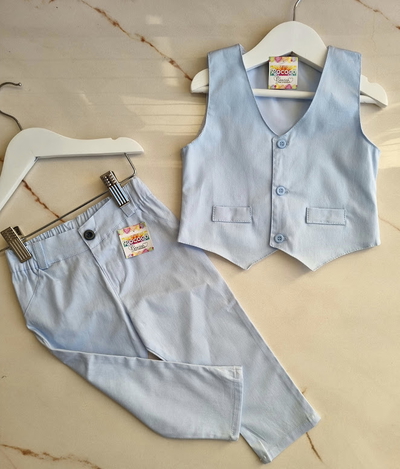 Conjunto Sastrero Bebe de Gabardina Chaleco y Pantalón CeLESTE