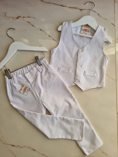 Conjunto Sastrero Bebe de Gabardina Chaleco y Pantalón BLANCO