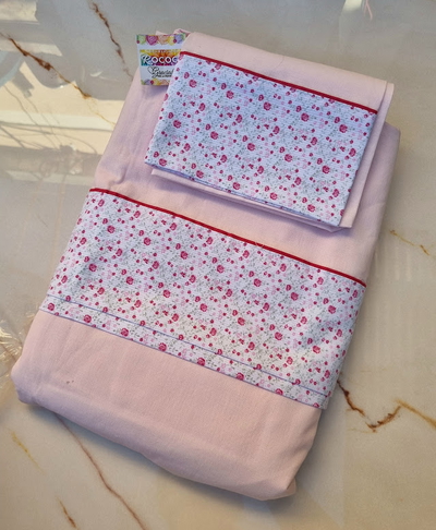 Juego de Sábanas de 3 Piezas Rosas con Flores.