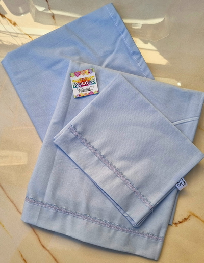 Juego de Sábanas Moises de 3 Piezas Lisas con Puntilla Celeste