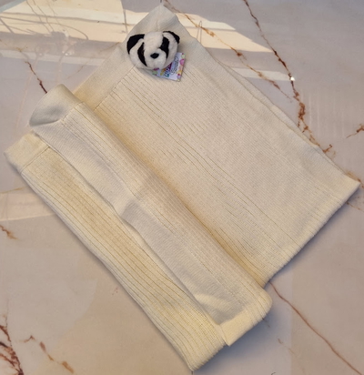 Manta Tejida de Hilo con Aplique de Panda
