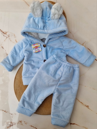 CONJUNTO MICROBORDEADO CON CORDERITO CELESTE