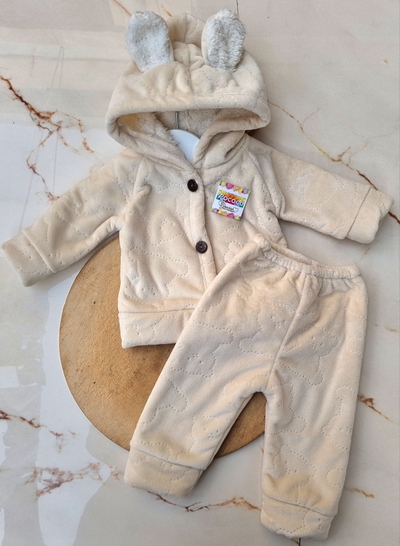 CONJUNTO MICROBORDEADO CON CORDERITO BEIGE