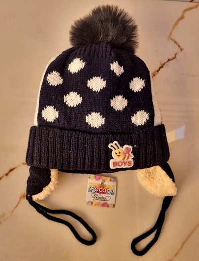 Gorro Tejido Lunares con Abejita, Orejeras y Peluche Grueso