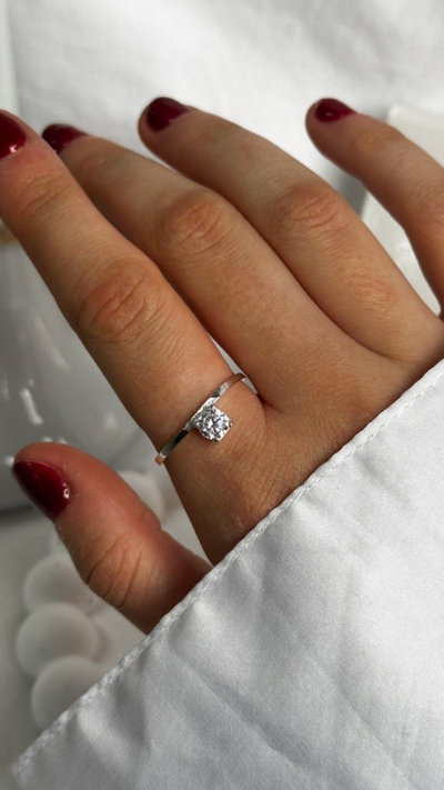 Anillo cubic reverse