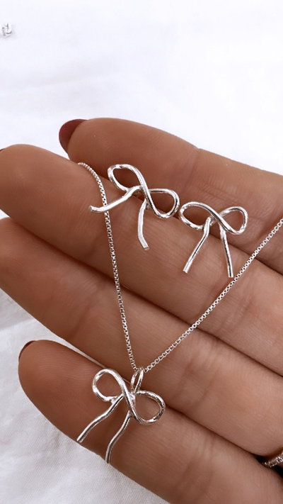 Conjunto moñito fino (aro y dije)