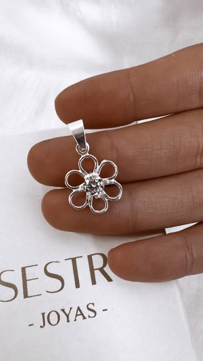 Dije flor grande con cubic