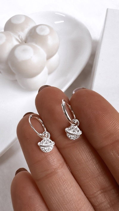 Argollitas lisas saturnos micropave (8mm)