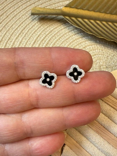 Aros Trébol Cleef en Plata 925 con Ónix y Microcubics Pavé