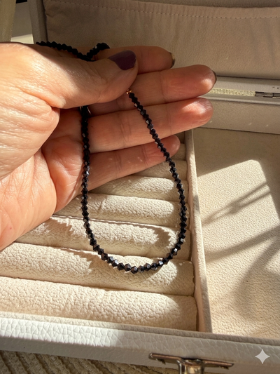 Collar Cristales Negros