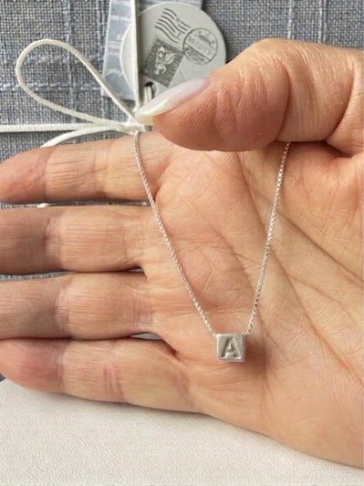 Collar Inicial Cubo Veneciana