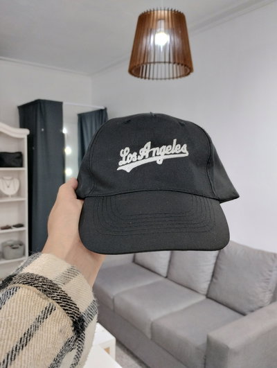 Gorra tela bordada