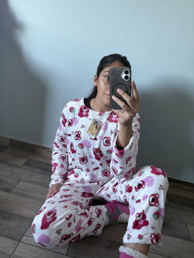 Pijamas de plush adulto