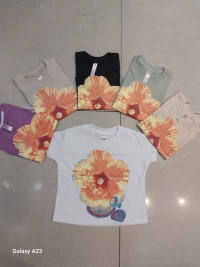 REMERA BASICA FLOR