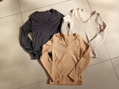 CAMISETA CON PUNTILLA 