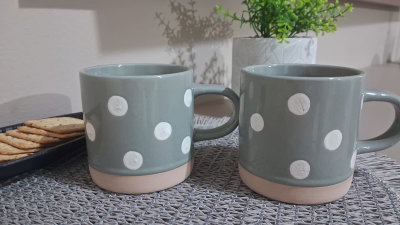 Taza Lunares Verde