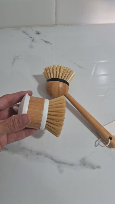 Cepillo para vajilla con mango de bambú