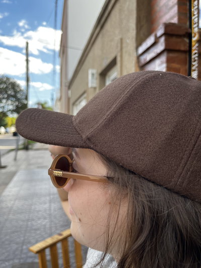 GORRA DE PAÑO MARRON