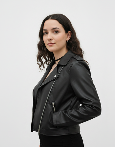 CAMPERA DE CUERO NEGRA