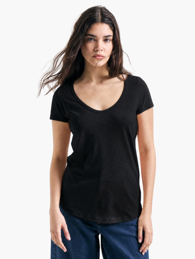 REMERA PLUMA - NEGRA