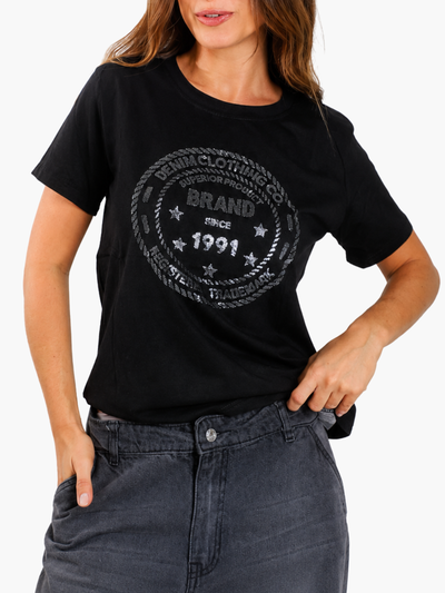 REMERA BRAND - NEGRO