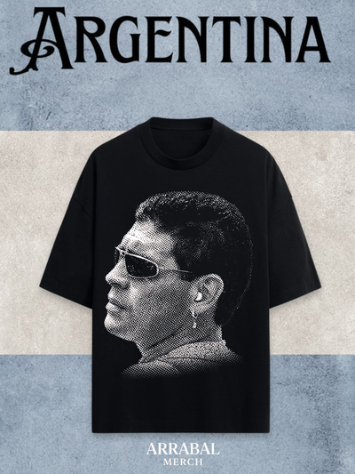 Remera Maradona lentes de sol en semitonos