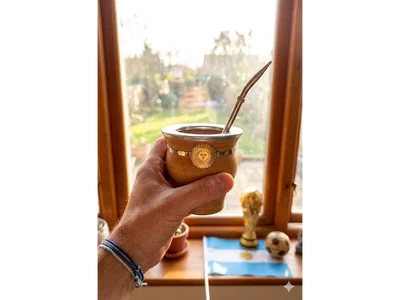 Mate camionero con sol de mayo