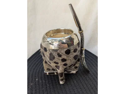Mate torpedo pelo crudo animal print