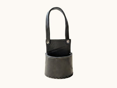 Porta mate de cuero para el auto