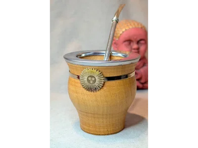 Mate camionero con sol de mayo