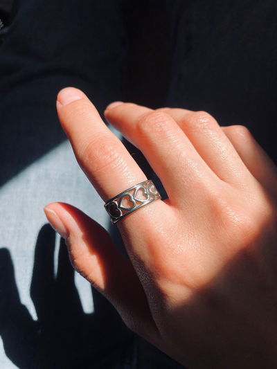 Anillo fila de corazones (AQ)