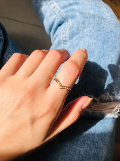 Anillo cristales en V (AD)