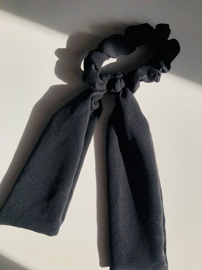 Scrunchie con lazo - Negro
