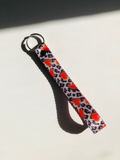 Llavero corazones animal print