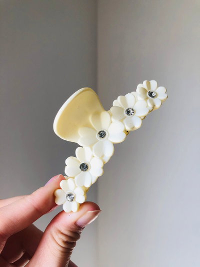 Broche florcitas con brillos