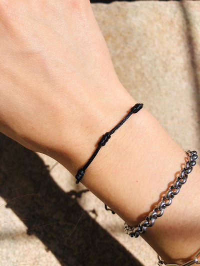 Pulsera 7 nudos negra